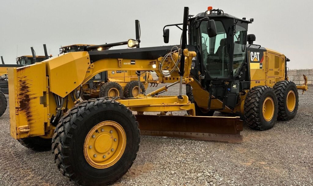 2017 Caterpillar  140M3 AWD