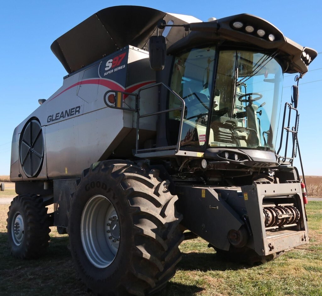 2016 Gleaner S97 Super Series  RWA