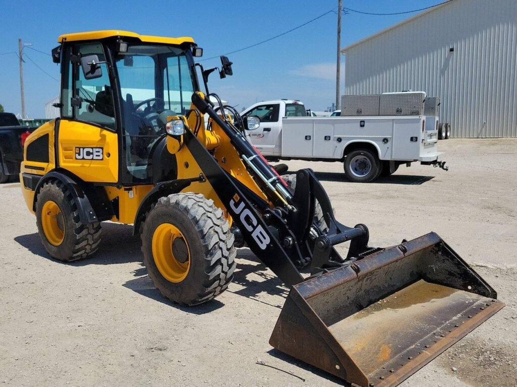 2022 JCB 407