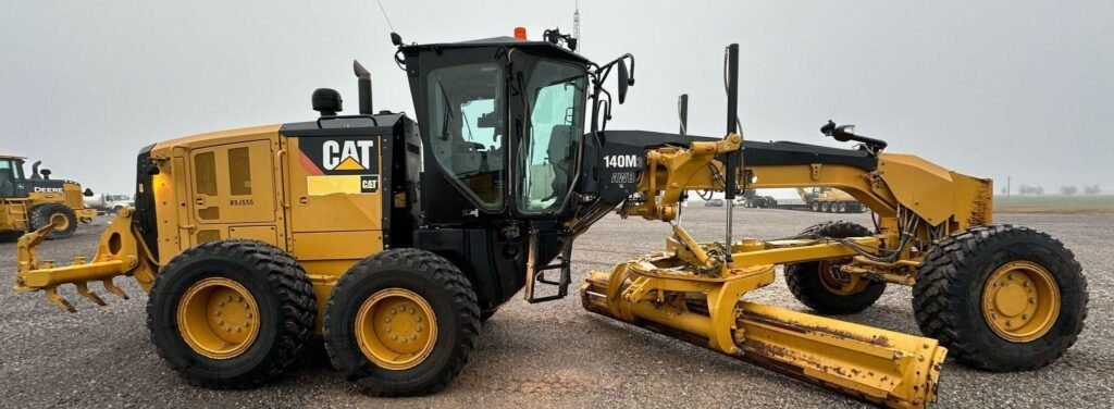 2017 Caterpillar  140M3 AWD