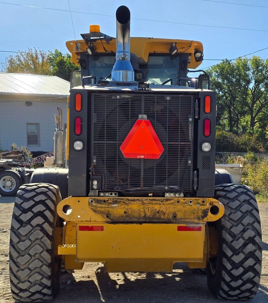 2013 John Deere 772GP